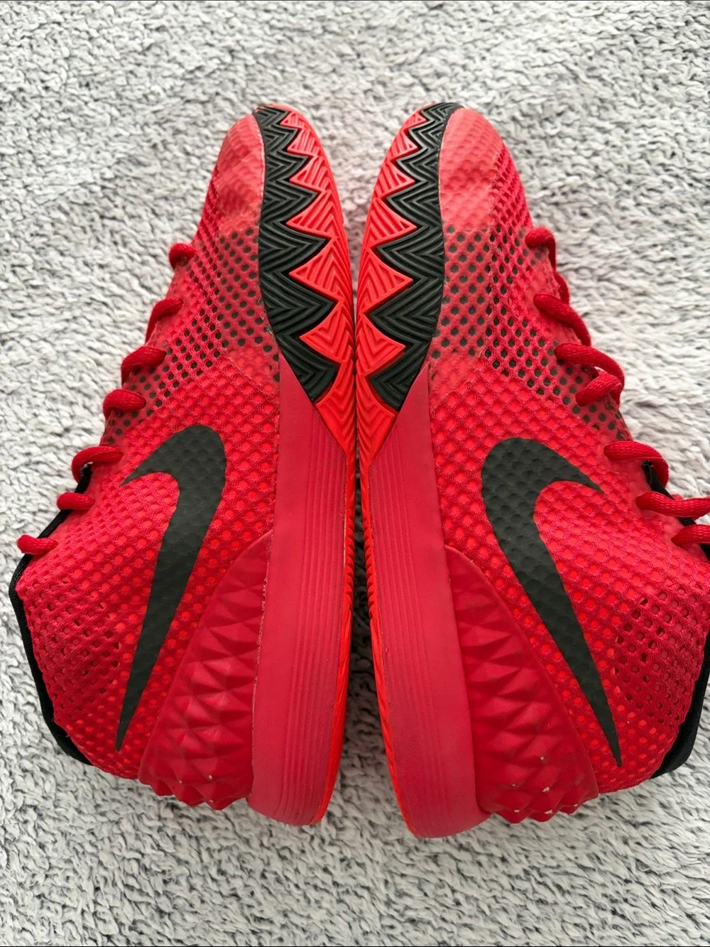 Nike kyrie deceptive